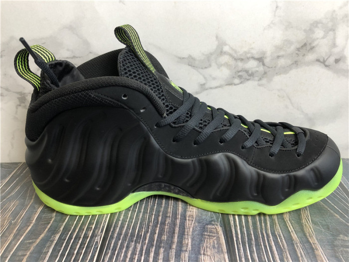 Nike Air Foamposite One Black Volt