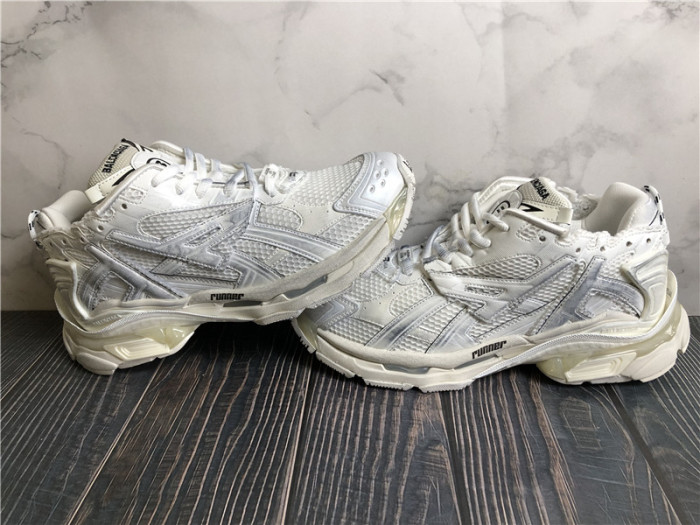 Balenciaga 700 Trianer Monocolor Kith White