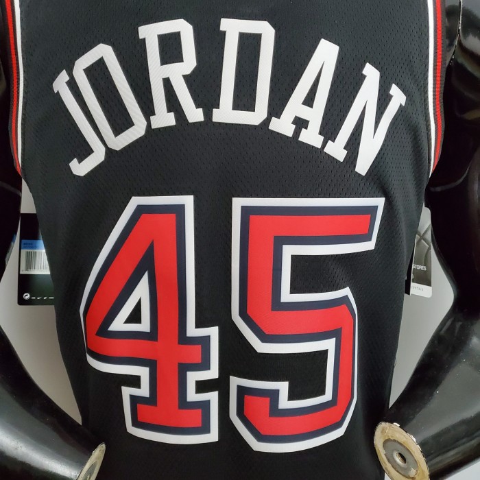 Michael Jordan Chicago Bulls Swingman Jersey Black