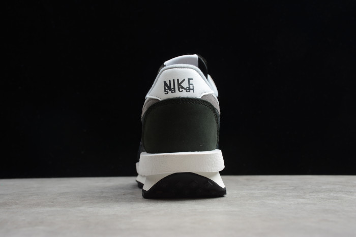 Nike LDWaffle Sacai Black/Anthracite-White