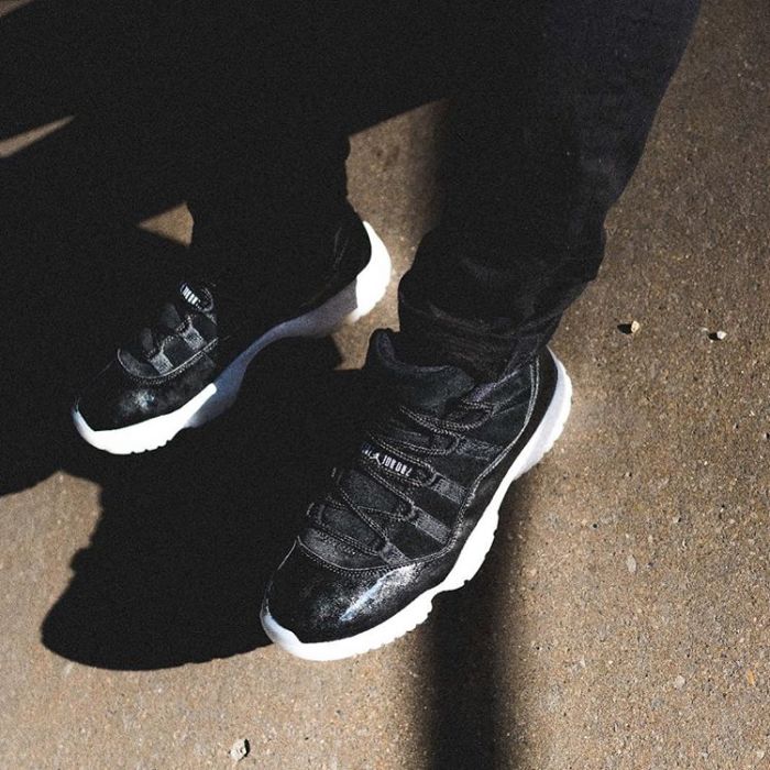 Air Jordan 11 Low “Barons” 528895-010