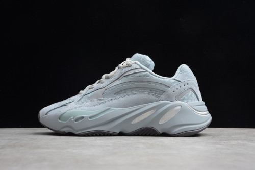 Yeezy Boost 700 V2“Hospital Blue” FV8429