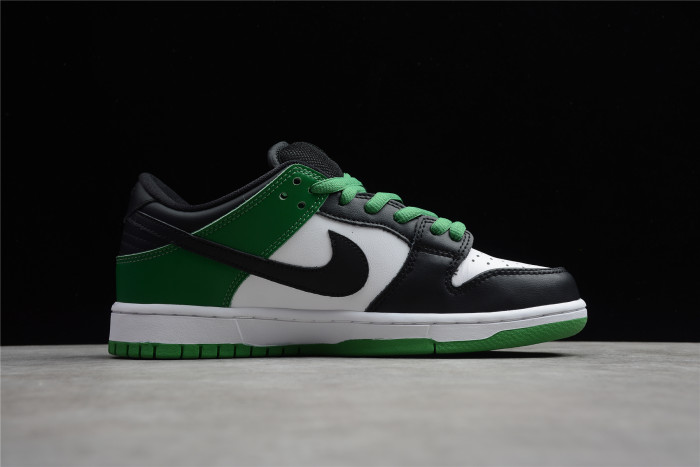 NK SB Dunk Low “Classic Green” BQ6817-302