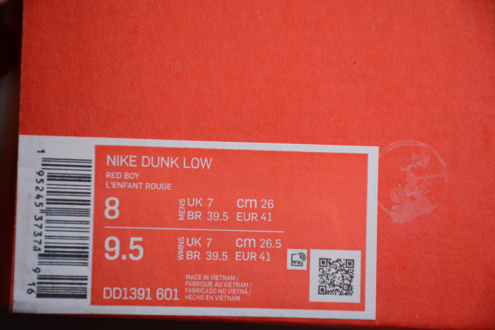 SB Dunk Low  Team Red  Red White DD1391-601