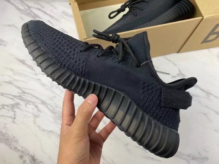 Yeezy Boost 350 V2 Onyx HQ4540