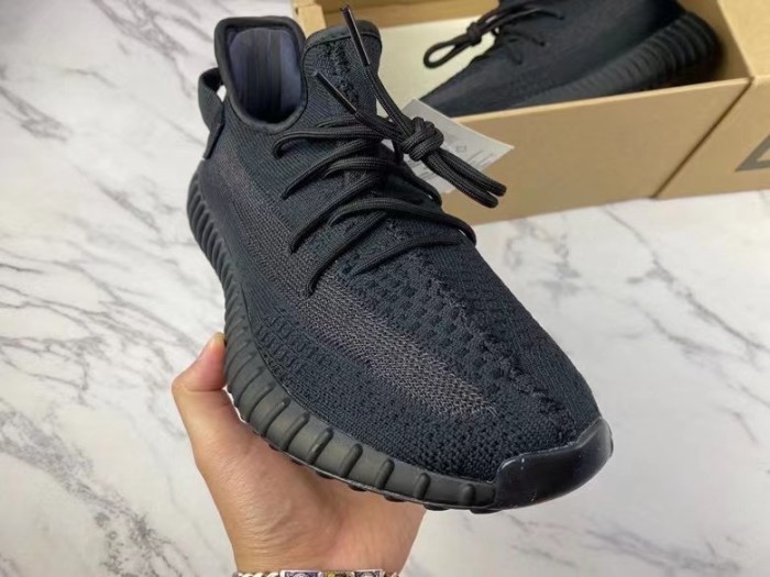 Yeezy Boost 350 V2 Onyx HQ4540