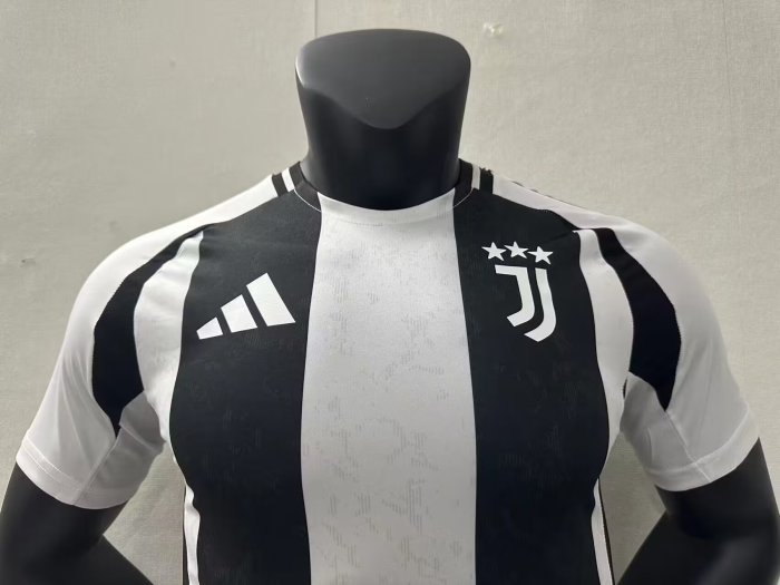 Juventus Home Player Jersey 24/25