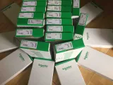 New sealed BMXXBP0400 Schneider Rack M340 - 4 slots - panel plate or DIN ra