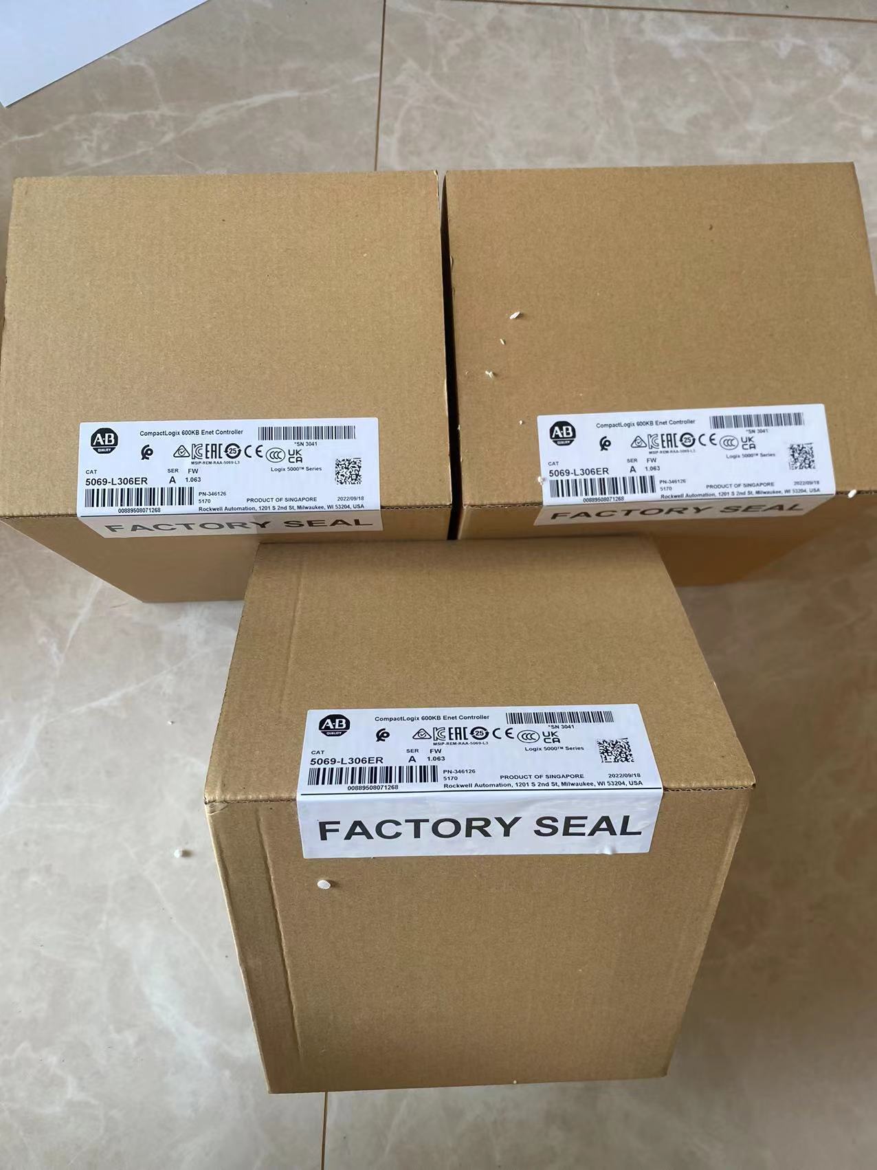 Contrôleur PLC Allen Bradley CompactLogix 5069-L330ER Série A - 3 Mo, Neuf Scellé