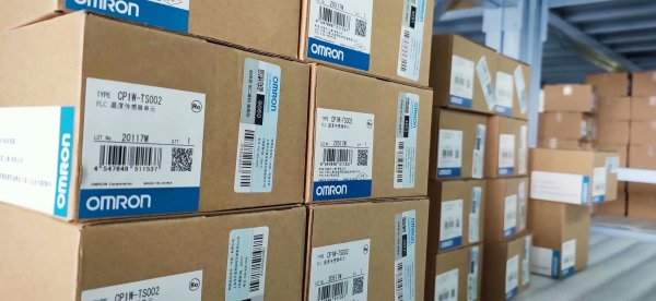 Genuie Omron NS15-TX01B-V2  Touch screen