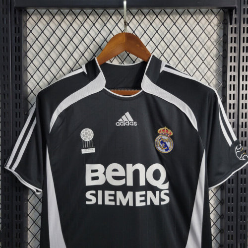 Real Madrid 2006/2007 Away Retro Jersey
