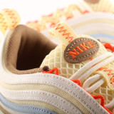 Classic Sneaker DX6037