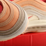 Classic Sneaker DM8943