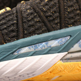 LeBron 18 DB7644
