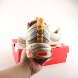 Classic Sneaker DX6037