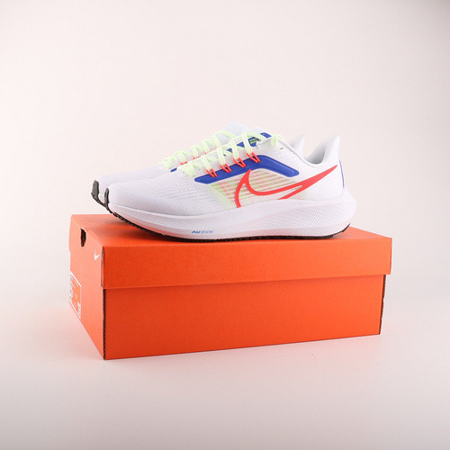 39 Jogging shoes DQ7885