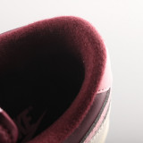 DUNK SB LOW CLASSIC D01004