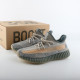 350 V2 Classic Sneaker C10085
