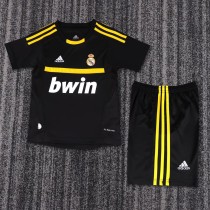 Kids Real Madrid 2011/2012 Goalkeeper Retro Kit