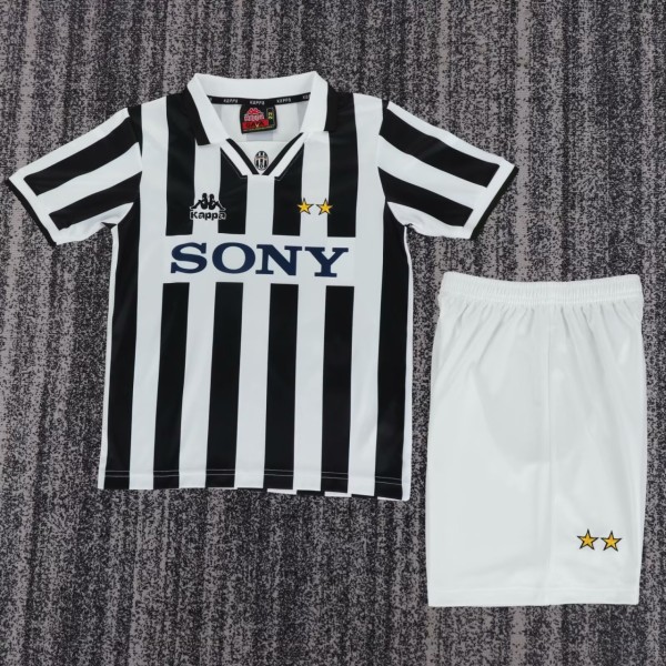 Kids Juventus 1995/1996 Home Retro Kit