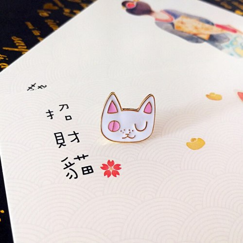 Maneki neko Cat Enamel  Cute Kawaii Animal Brooches & Pins