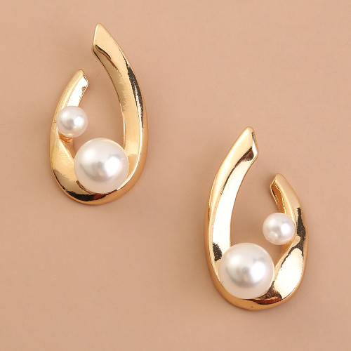 U-shaped Pearl Earrings