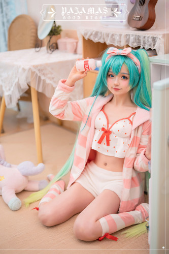 Vocaloid Hatsune Miku Cosplay Costume Room Wear Ver.