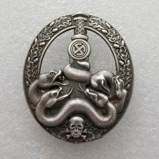 Type #30_ww2 Antique silver german badge