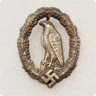 Type #109_WWII Antique Silver badge