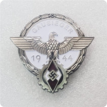 Type #119_1944 WWII Antique Silver badge