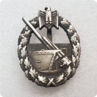 Type #127_WWII Antique Silver badge