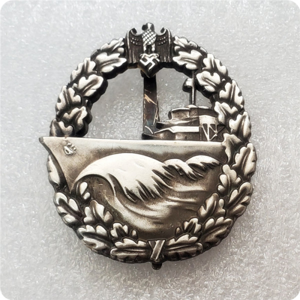 Type #132_WWII Antique Silver badge
