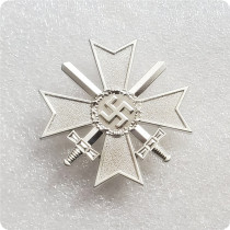 Type #138_WWII Unc Silver badge