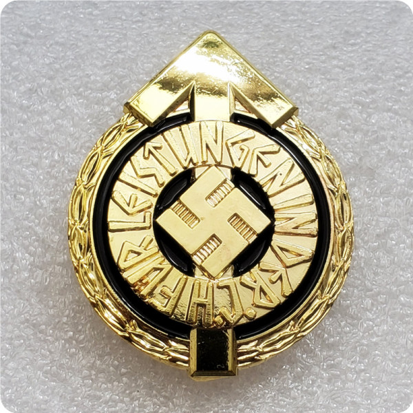 Type #172_WWII badge