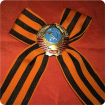 Russian red square souvenir, victory day corsage, miniature