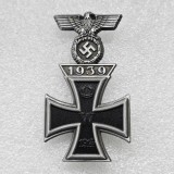 Type #182_WWII badge