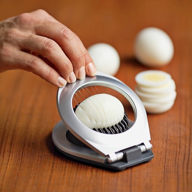 3-in-1 Egg Slicer