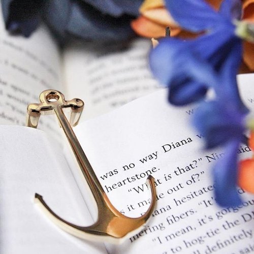 Anchor Book Holder by VEASOON