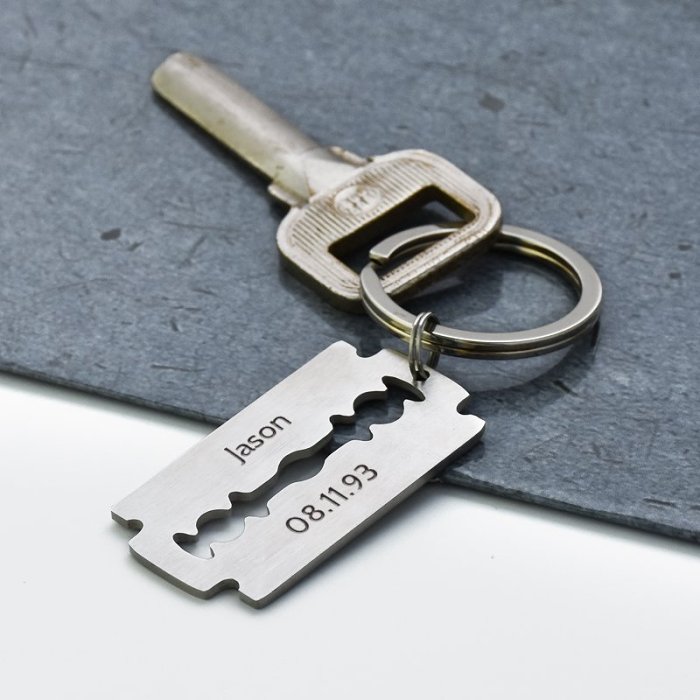 Personalized Razor Keychain