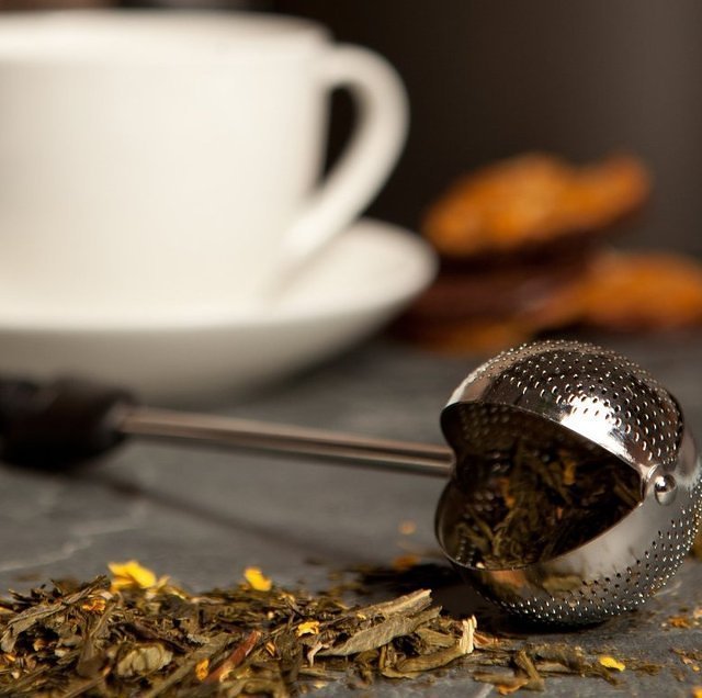 Twisting Tea Ball Infuser