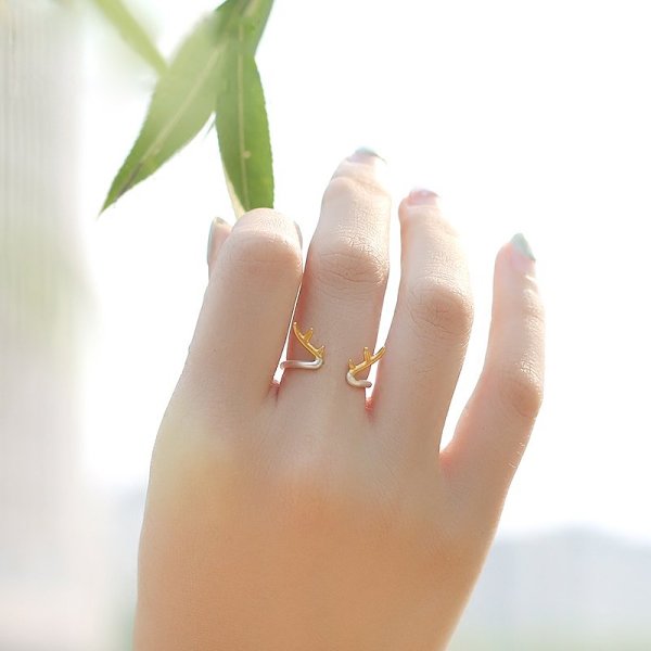 Silver Reindeer Horn Ring