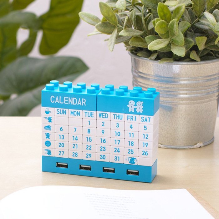 4-Port USB Hub Blocks Calendar