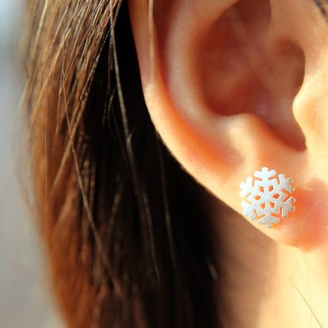 Snowflake Ear Stud