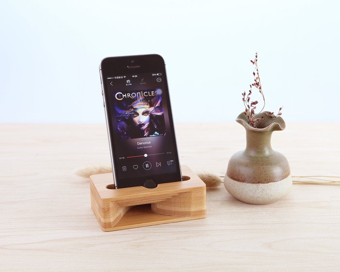 Bamboo iPhone Speaker Dock