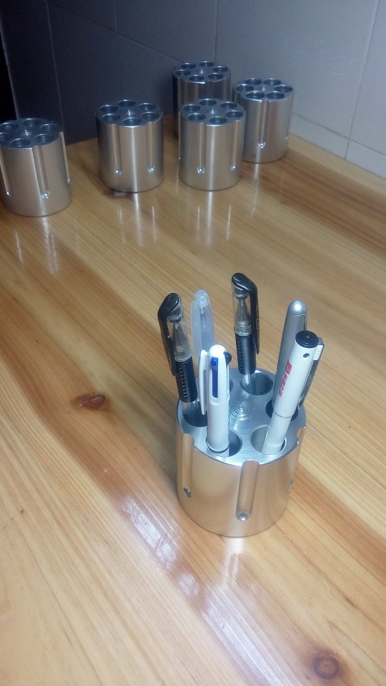 Revolver Pen Holder