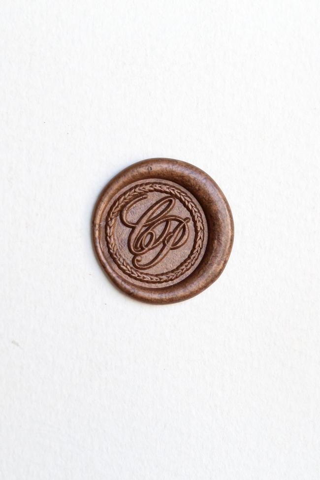 Custom initials with Wreath Wedding wax seal stamp, Personalized Wedding Wax Seal Stamp Kit ,Wax Seal Stamp,invitation seal