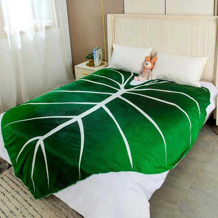 The super soft giant leaf blanket you'll never want to leave