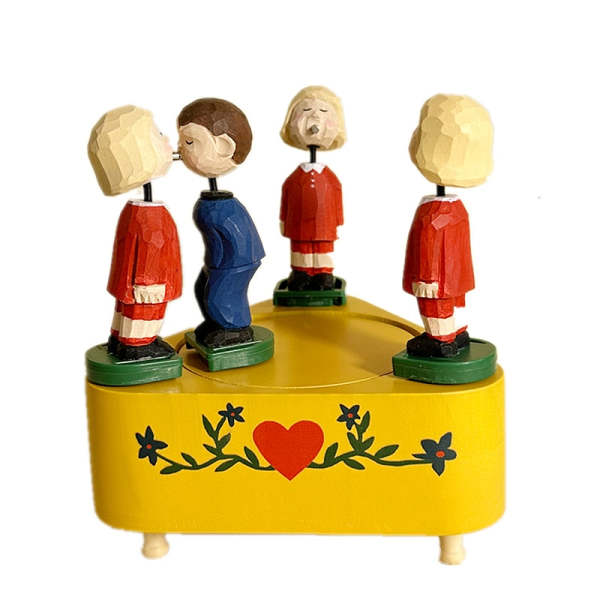 Vintage Couple Kissiing Dolls