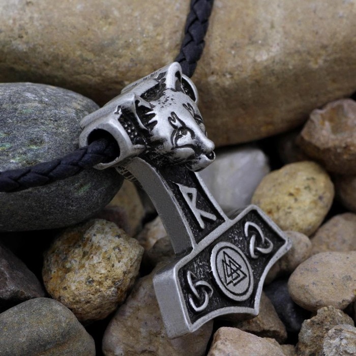 Vikings Fox Triquetra Pendant Necklace