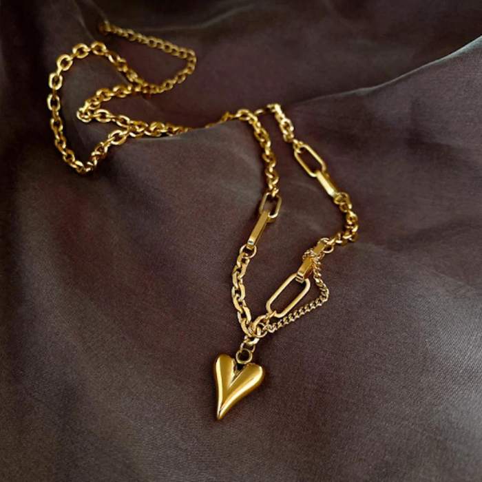 Womens Link Necklace With Heart Shape Pedant